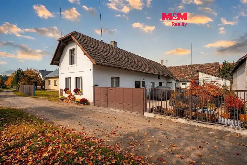 Prodej rodinného domu 213 m², pozemek 443 m²